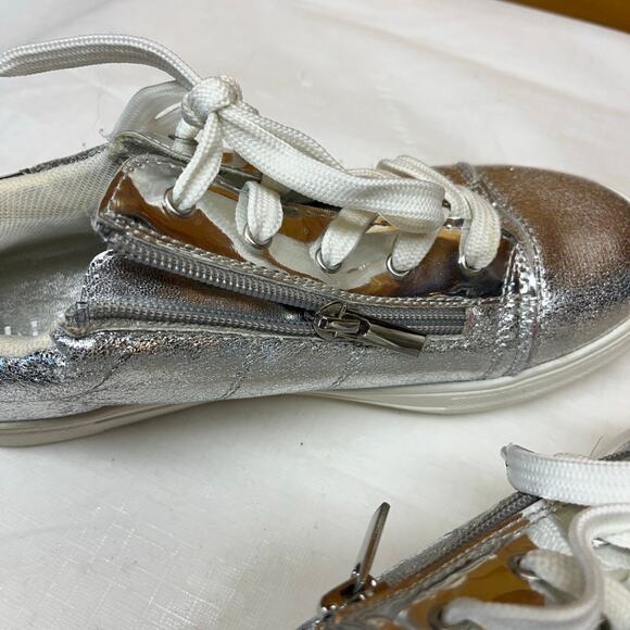 Kidpik shiny silver big girl sneakerslike‎ new size 5 - Picture 8 of 8